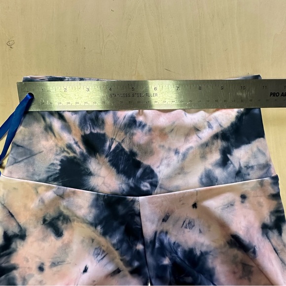 Onzie tie dye yoga leggings - Picture 6 of 9